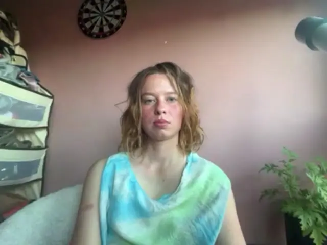 BettyDoll live webcam